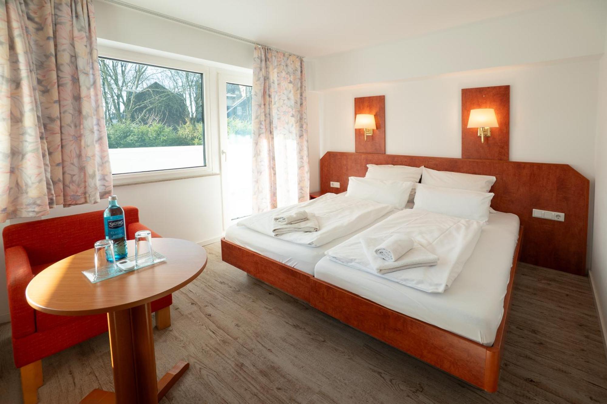 Hotel Zur Post Herne Bagian luar foto